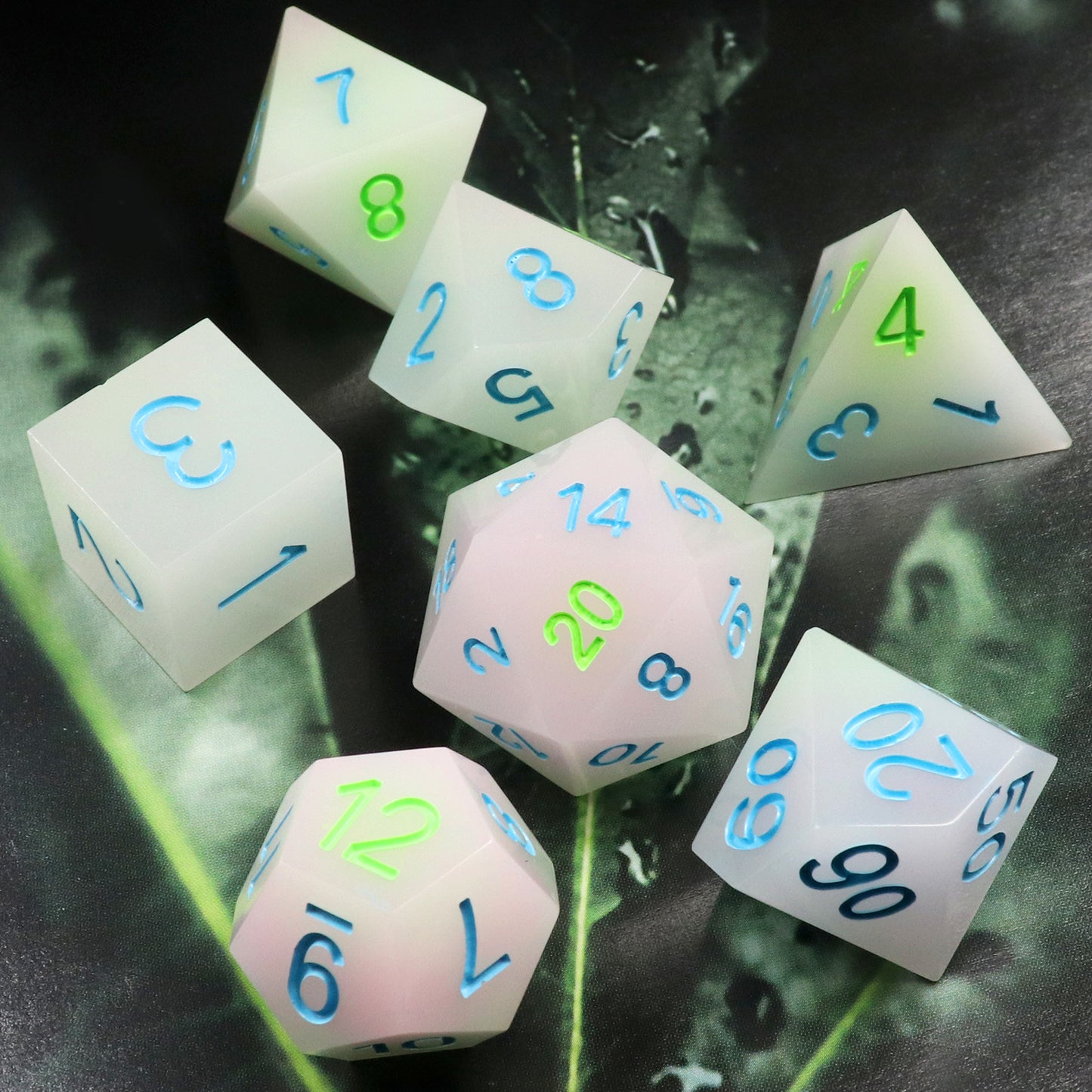 Haxtec Sharp Edge Dice Set Cute Pink Blue Green Pastel Resin DND Dice Set with Dice Case