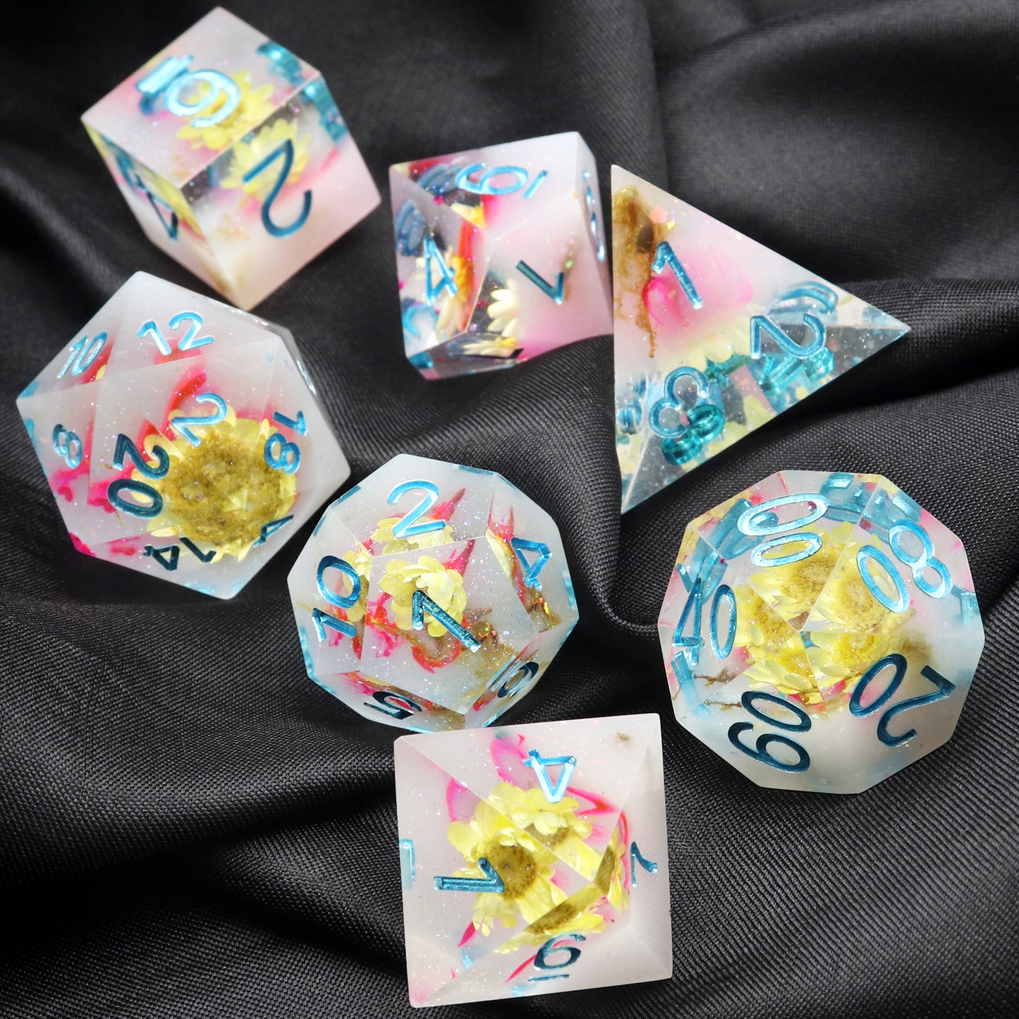 Haxtec Sharp Edge DND Dice Flower Resin Dice Set with Dice Case