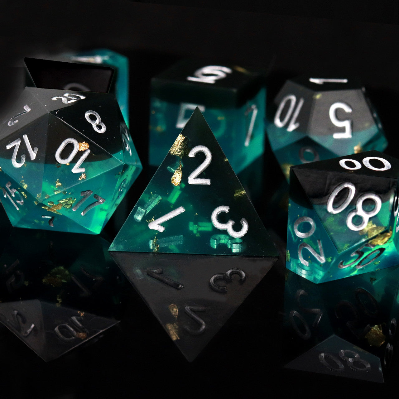 blue black sharp edge dnd Dice set 