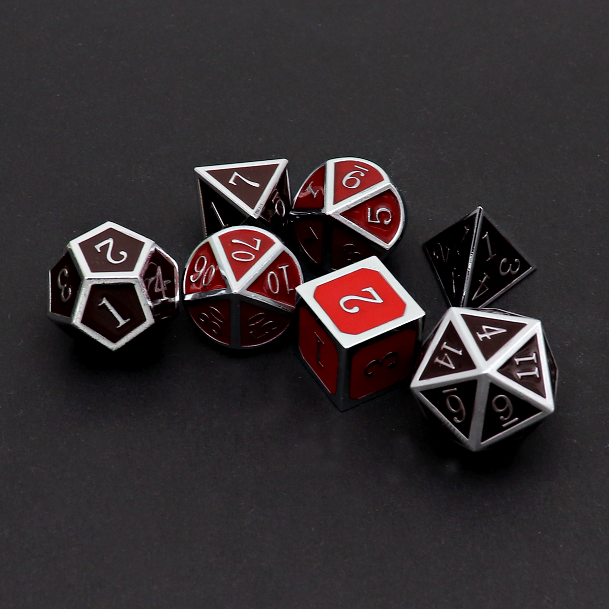 heat sensitive dice, temperature color changing dice, temperature dice, dices change colors with temperature, metal dice red, metal dice black , silver black red metal dice, metal dnd dice, rpg metal dice