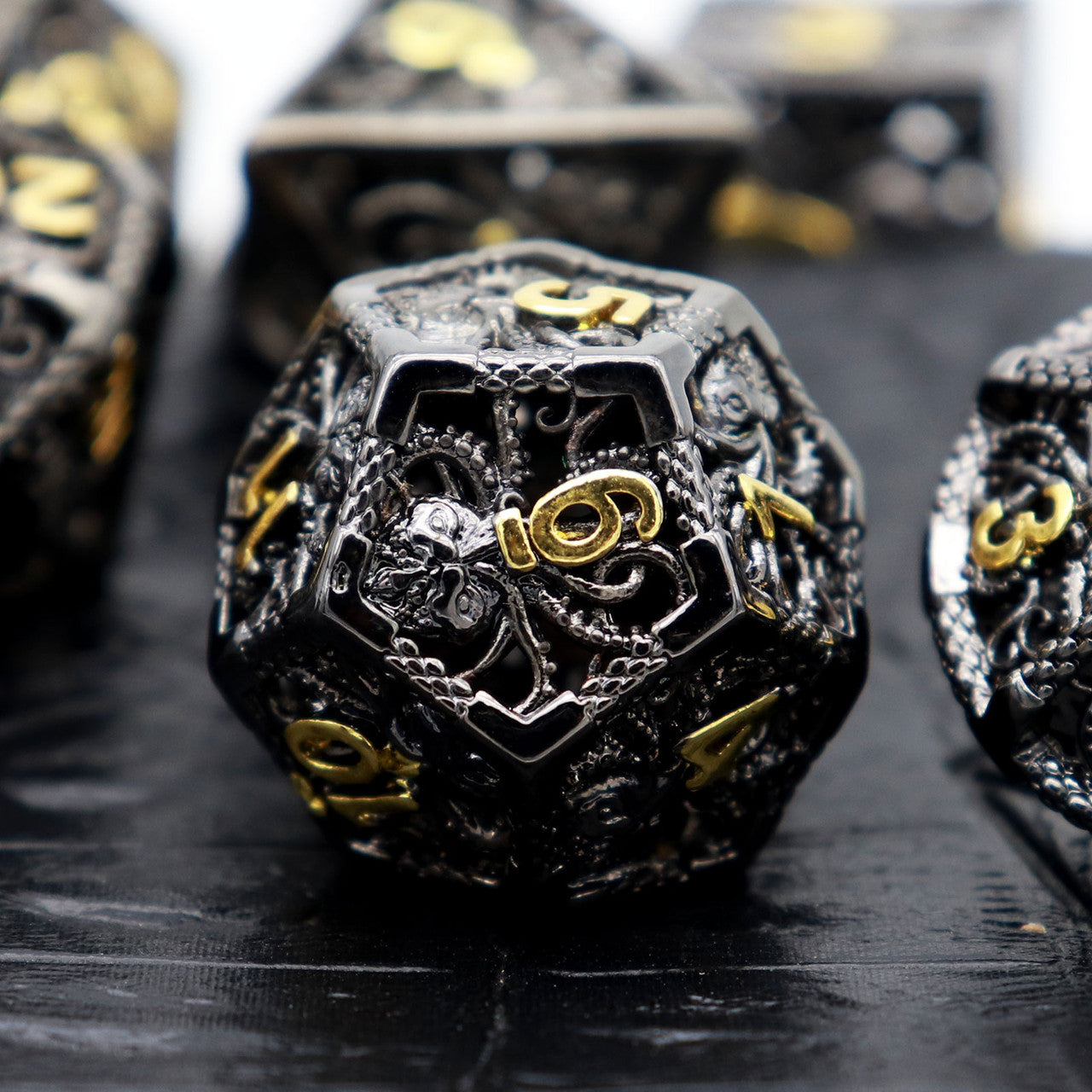 Haxtec Hollow Metal DND Dice Set Octopus Kraken Mind Flayer Dice-Black Gold Numbers