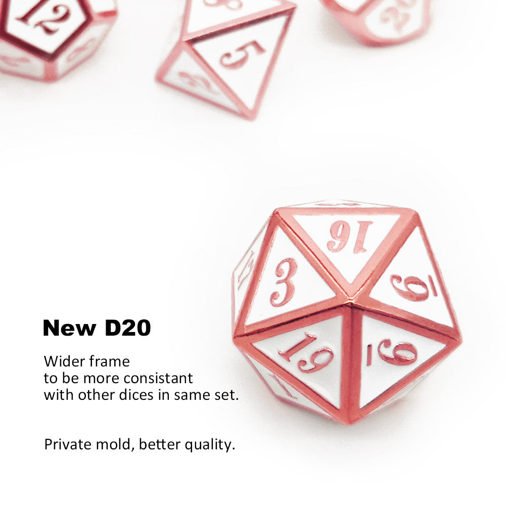 Metal dice set copper white details