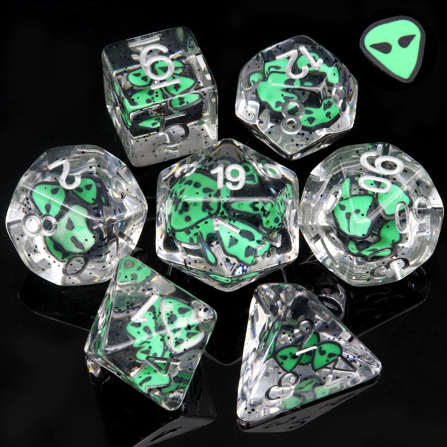 Haxtec Ghost DND Dice Set 7PCS Polyhedral Filled Resin Dice Set With Spirit Faces Inside-Ghost