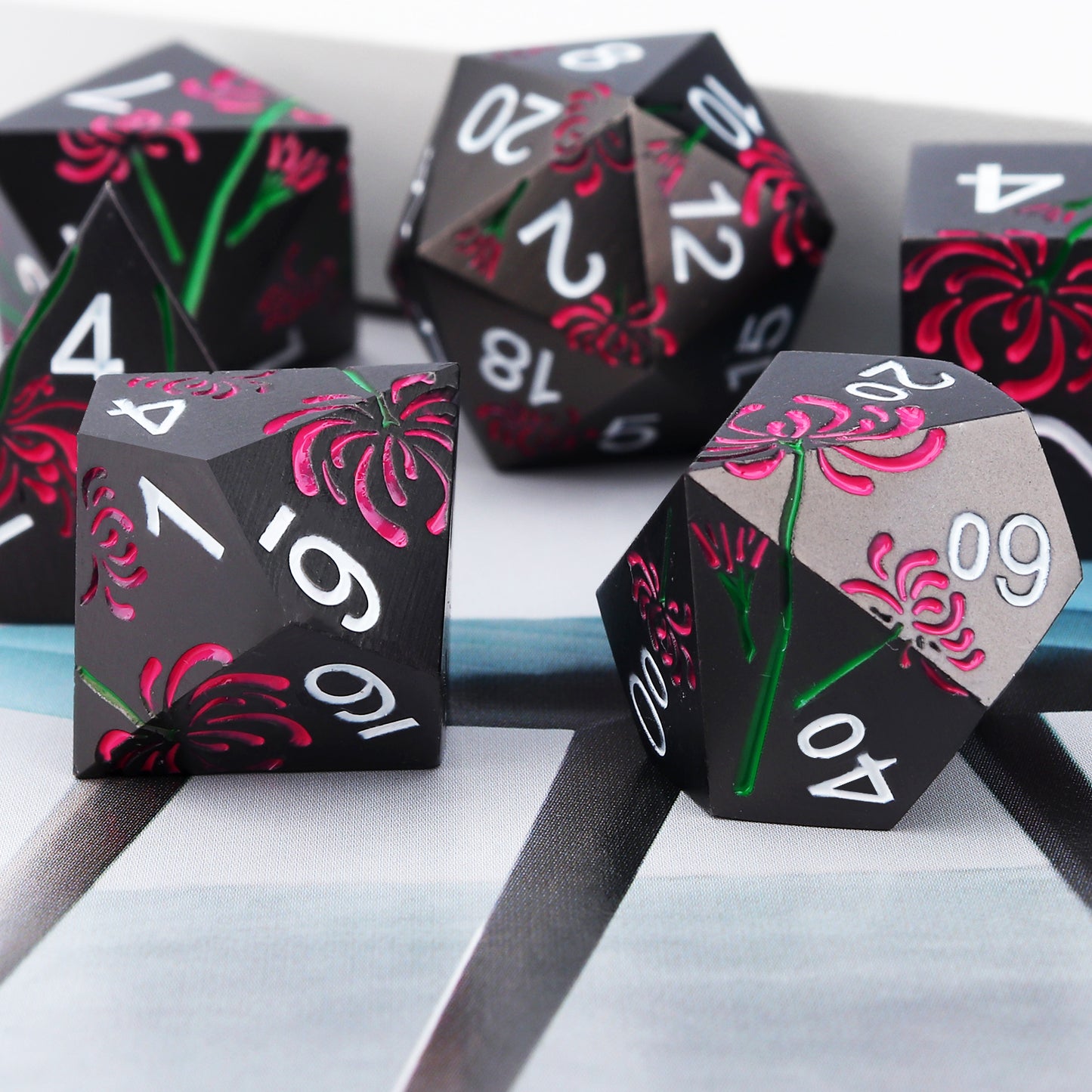 Haxtec Magenta Spider Lily Flower Metal DND Dice Set for Dungeons and Dragons TTRPG-Black Hot Pink