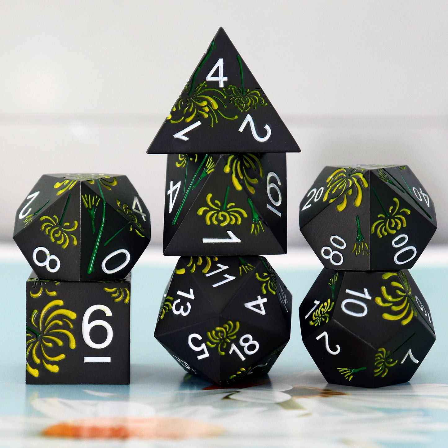 Haxtec Yellow Spider Lily Flower Metal DND Dice Set for Dungeons and Dragons TTRPG-Black Yellow