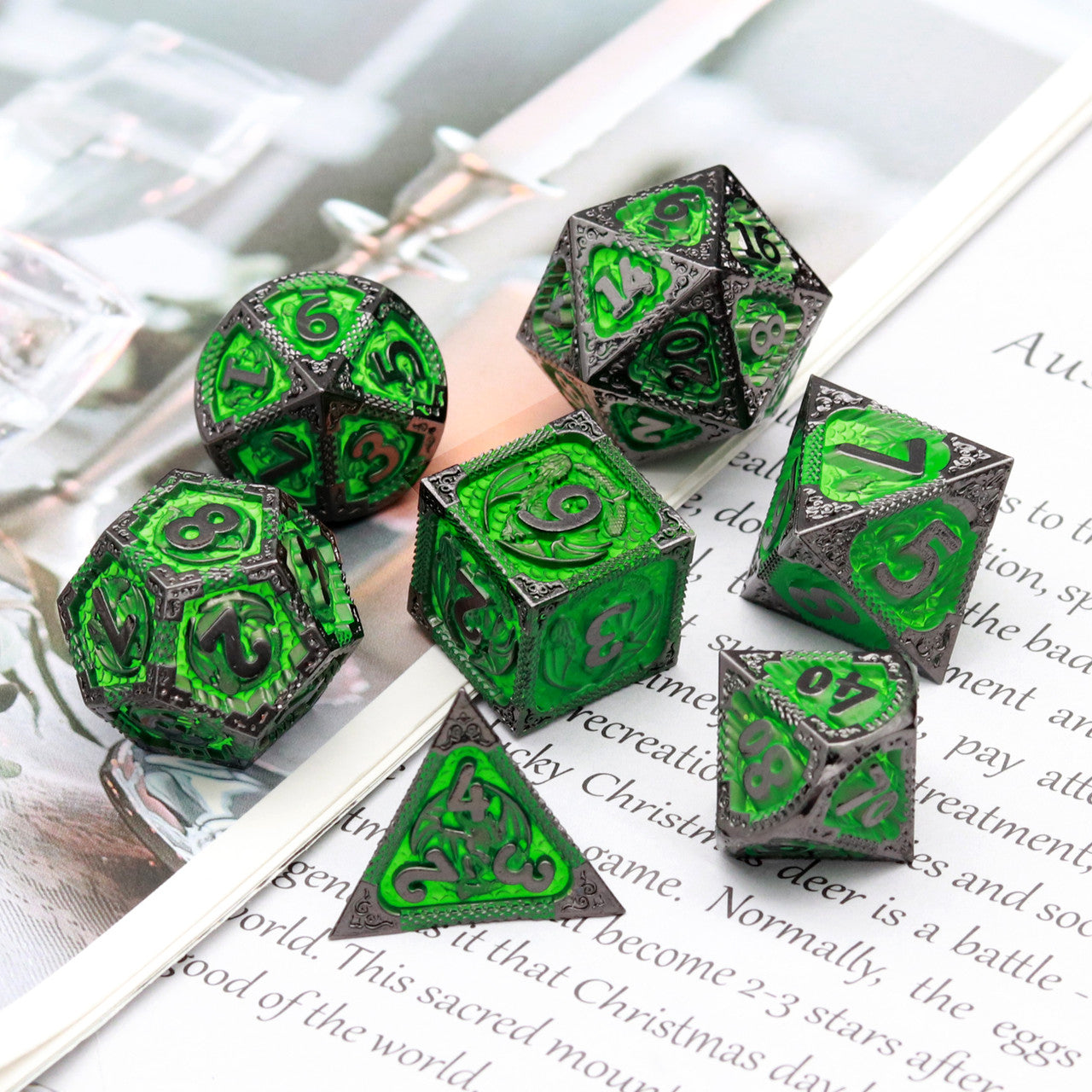 Haxtec Fire-breathing Dragon Pattern Black Matt Green Metal DND Dice Set With Leather Dice Bag for Dungoens and Dragons RPG Gifts